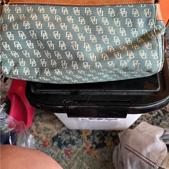 Dooney & Bourke signature monogram Canvas shoulder bag - Picture 2 of 3